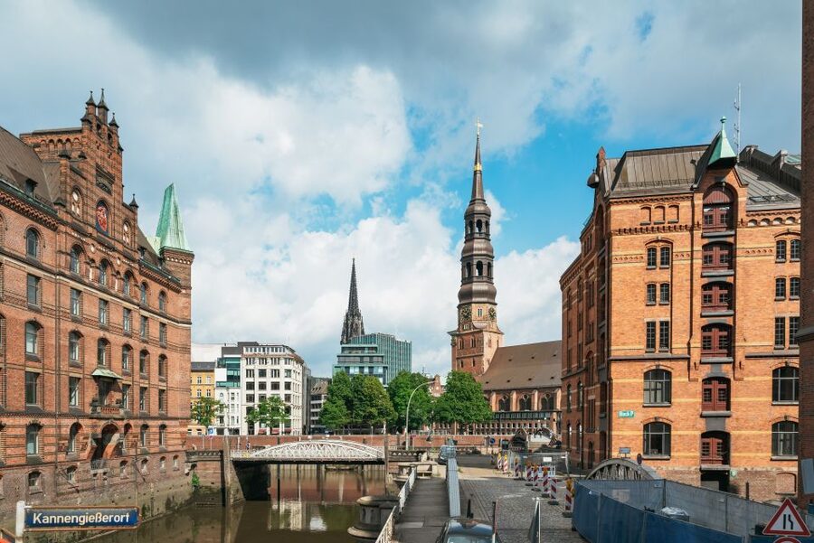 Hamburg: Line A Sightseeing Hop-On Hop-Off Bus Tour - Why Line A works so well for a first day
