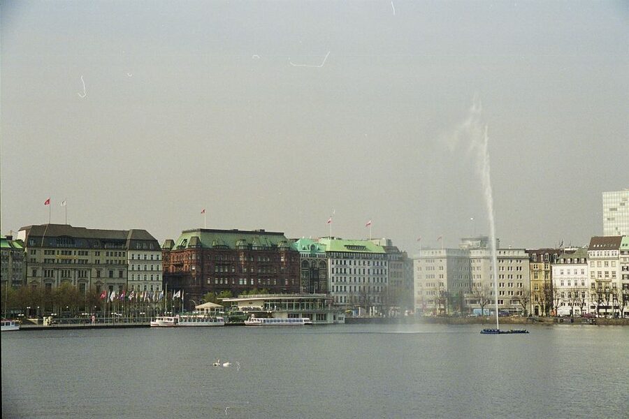 Hamburg: Line F Hop-On Hop-Off Bus and Boat Tour - Timing the bus and boat together