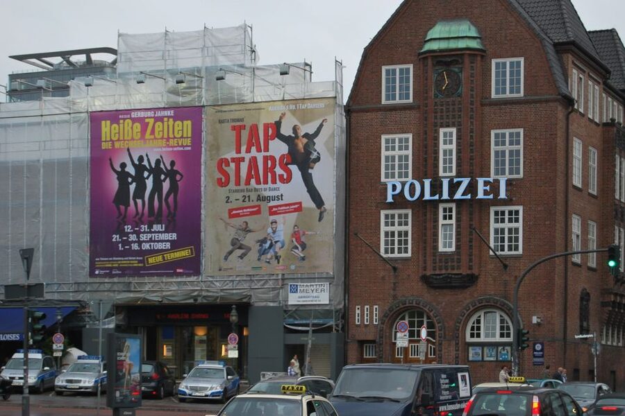 Hamburg: Private 2-Hour Guided Tour in Your Own Bus - Key points to know before booking