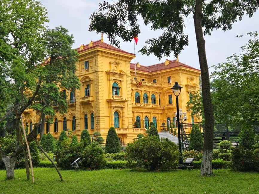 Hanoi City Tour: Bat Trang, Train Street, Lunch & Luxury Bus - Lunch keeps the morning moving