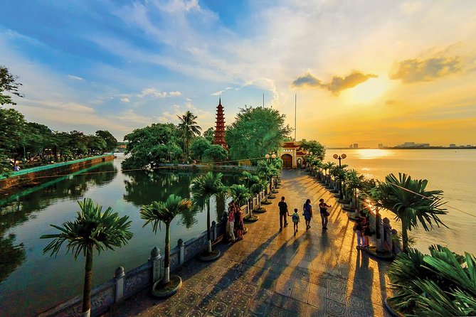 Hanoi Exclusive Craft Beer Bus: Cultural Sightseeing City Tour - Train Street: Hanoi’s close-up railway scene