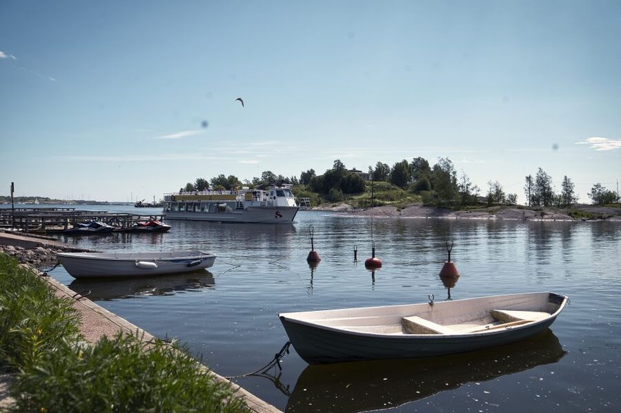 Helsinki: Hop-On Hop-Off Bus Tour & City Highlights Cruise - The Sibelius Monument and Olympic Stadium