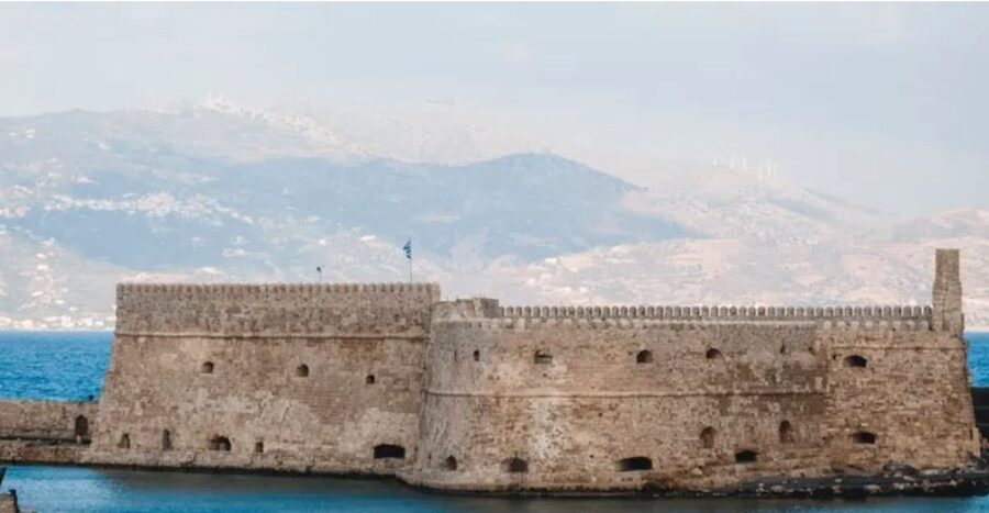 Heraklion: Hop-on Hop-off Open Top Bus Sightseeing Tour - Why this bus works well for seeing Heraklion