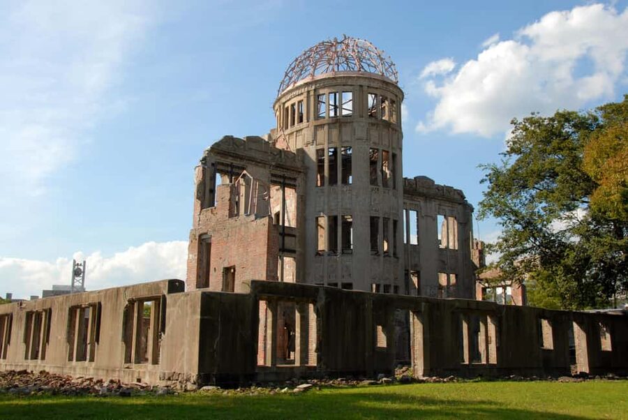 Hiroshima, Osaka, Kyoto: Miyajima & Hiroshima 1-Day Bus Tour - Why this day works so well