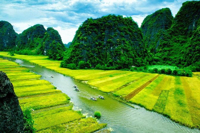 Hoa Lu - Tam Coc Luxury Small group 1D: Limousine bus, biking, boat trip, Lunch - Key points at a glance