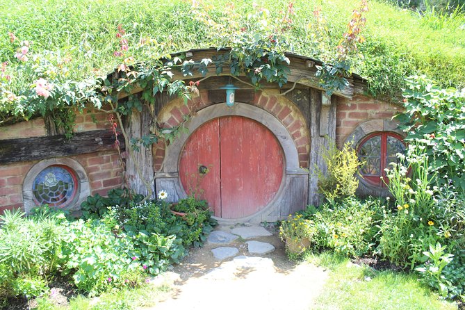 Hobbiton Afternoon Tour in Luxury Minibus from Auckland - Who should book this Auckland day trip?