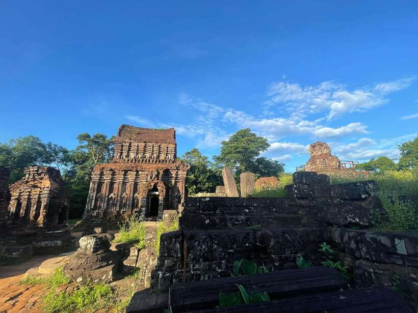 Hoi An: My Son Ruins: Guide-Bus-Boat-Cultural Show-Lunch - Who should book this My Son tour?
