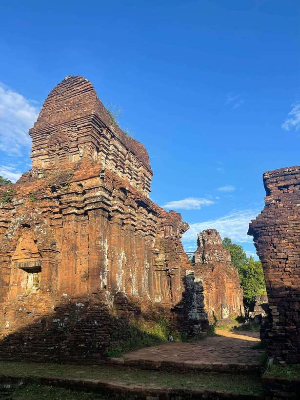 Hoi An: My Son Ruins: Guide-Bus-Boat-Cultural Show-Lunch - Is $15 good value?