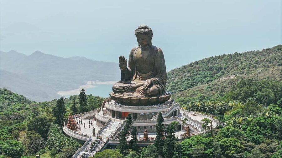 Hong Kong: Lantau Private Coach, Tai O & Big Buddha Tour - Po Lin Monastery and a quieter pause