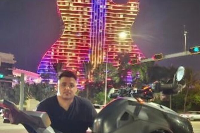 Hookah Bus Tour/Hard Rock Casino/Las Olas Ft. Lauderdale/Wynwood - Fort Lauderdale Beach after dark