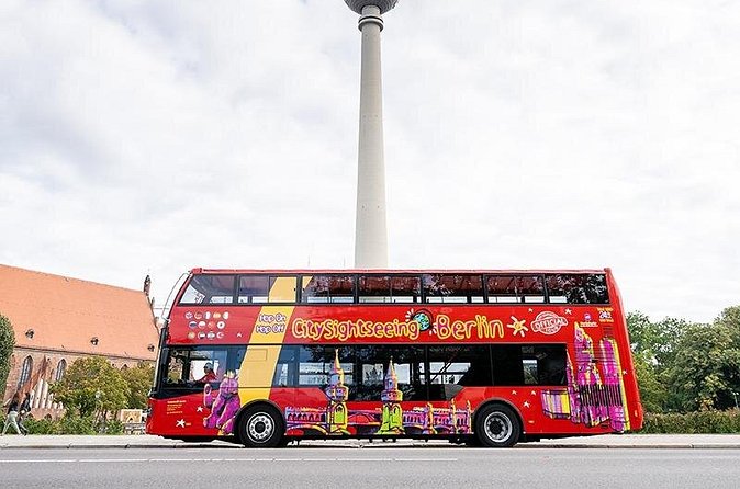Hop-on Hop-off Berlin Tour with Audio Guide - The Reichstag and the northern edge of Tiergarten