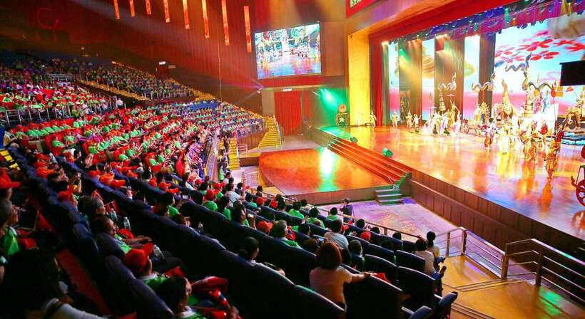 Hop-On Hop-Off Bus Tours and Nongnooch Pattaya Combo - Comfort, access, and practical details