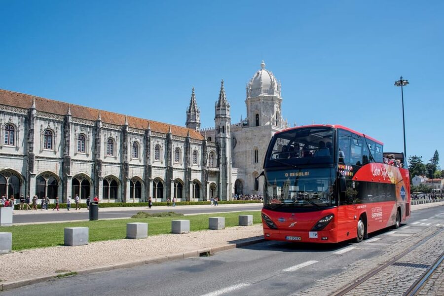 Hop on Hop Off Bus with Oceanario Ticket - The Cascais line for gardens and the coast
