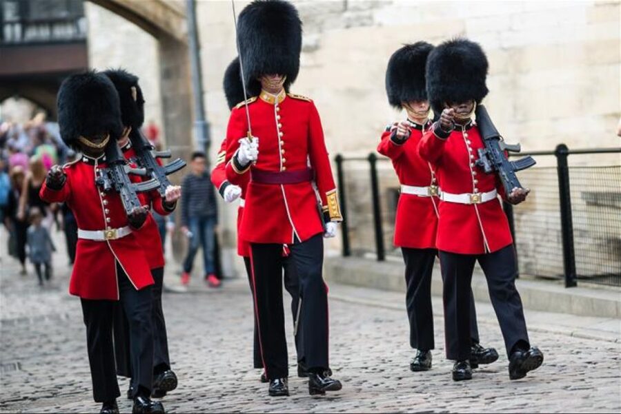 Hop on Hop off London Bus Tour & Tower of London - How the London bus tour works in real life