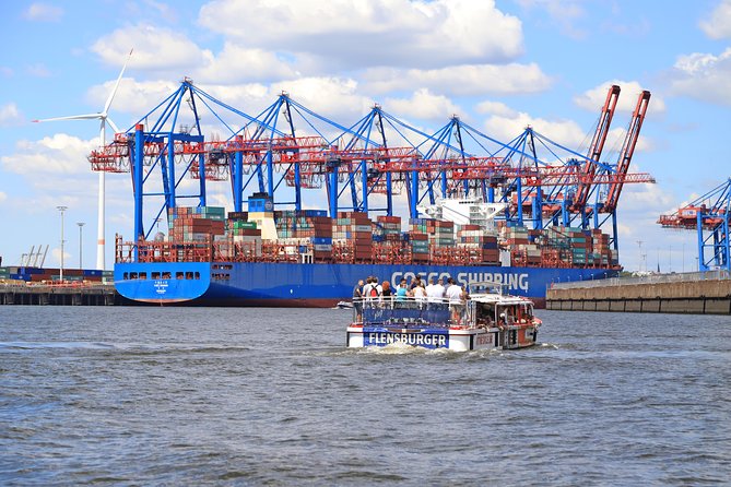 Hop-on hop-off on the water with the Maritime Circle Line in Hamburg - BallinStadt and Hamburg’s departure story