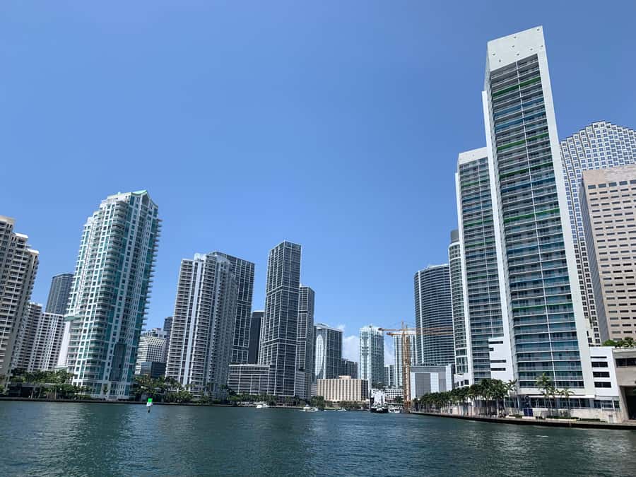Hop-on Hop-off Water Taxi in Miami and Miami Beach - Why the Water Taxi Is a Good Way to See Miami