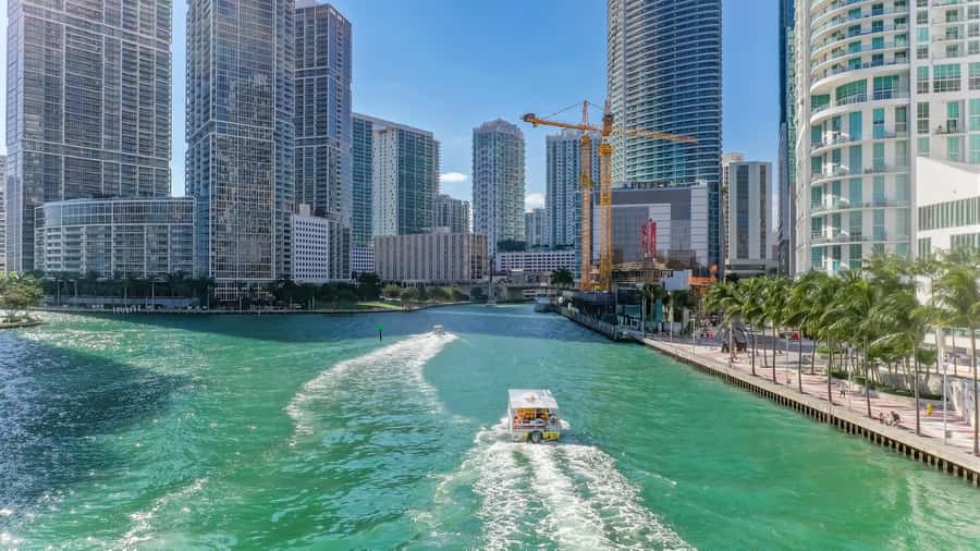 Hop-on Hop-off Water Taxi in Miami and Miami Beach - The Ride Across Biscayne Bay