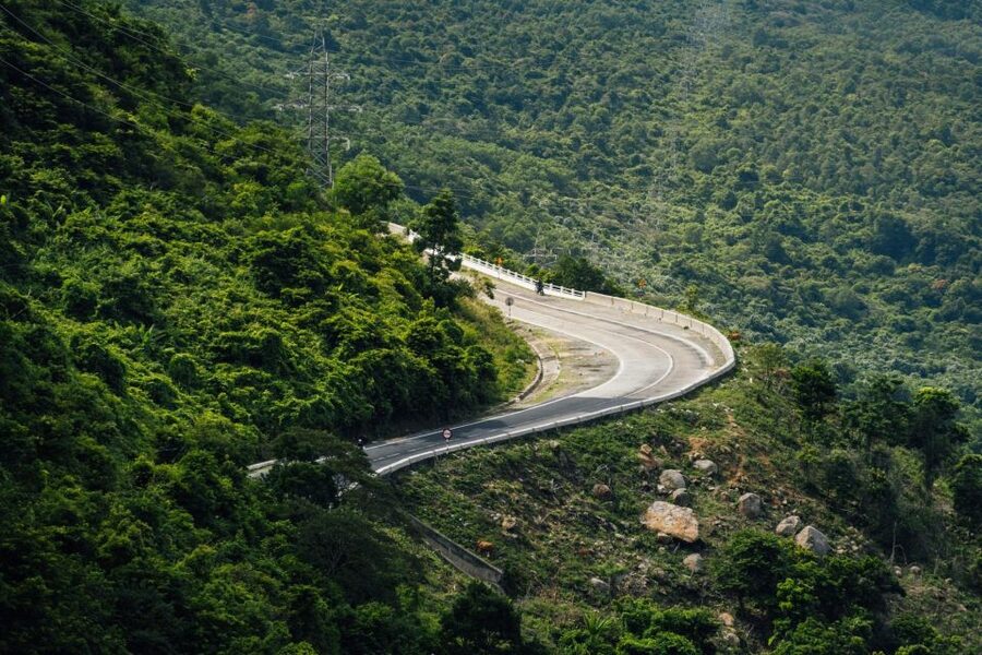 Hue to Hoi An by bus: Hai Van Pass, Lang Co, Marble mountain - Thanh Toan Bridge: a quick first look