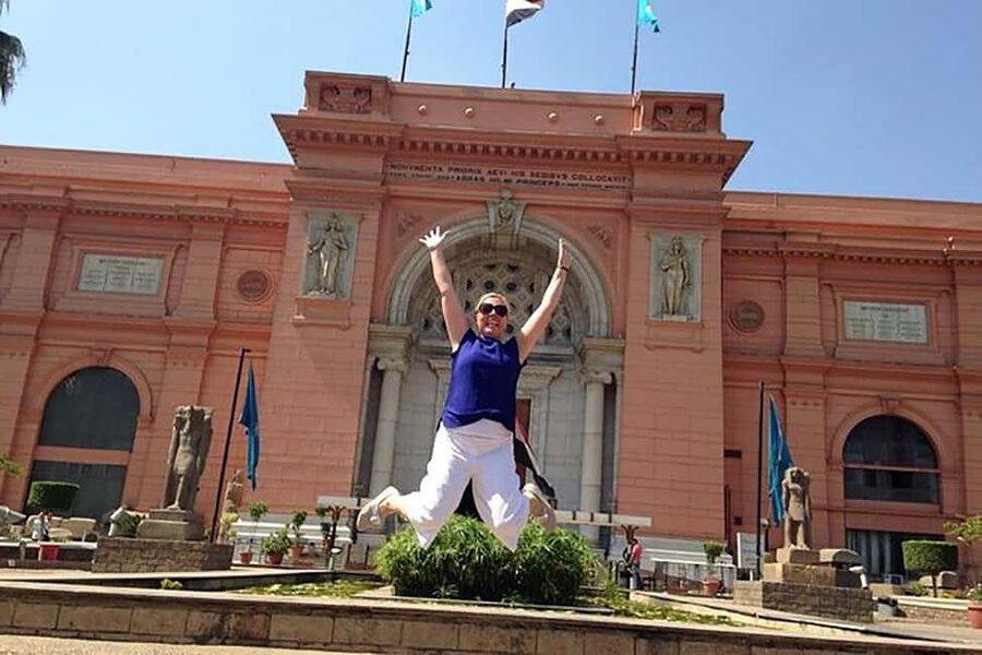 Hurghada to Cairo: Full-Day Tour one way Bus & Flight Return - The Giza Plateau: three pyramids and one Sphinx