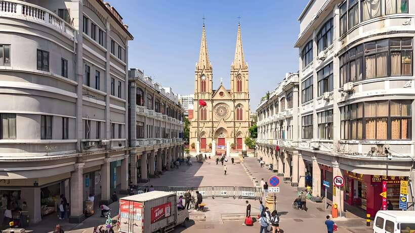 "Impressions of Guangzhou" Cultural Double-Decker Bus - A gentle introduction to Guangzhou from the upper deck