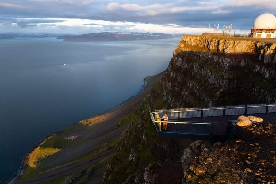 Isafjordur: Bolafjall View Platform Guided Trip by Bus - The return ride and the two-hour rhythm