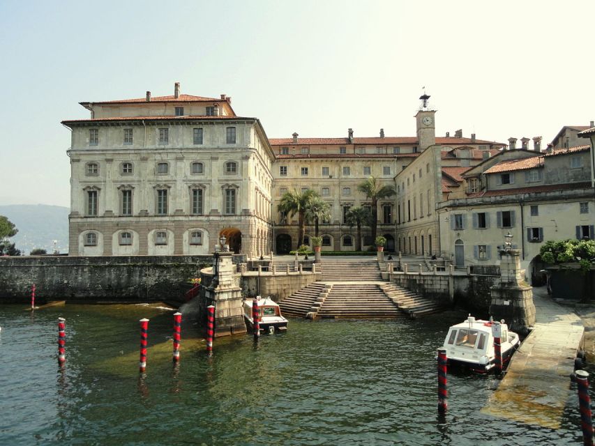 Isola dei Pescatori and Isola Bella Hop-on Hop-off Boat - Parking and arriving at Stresa