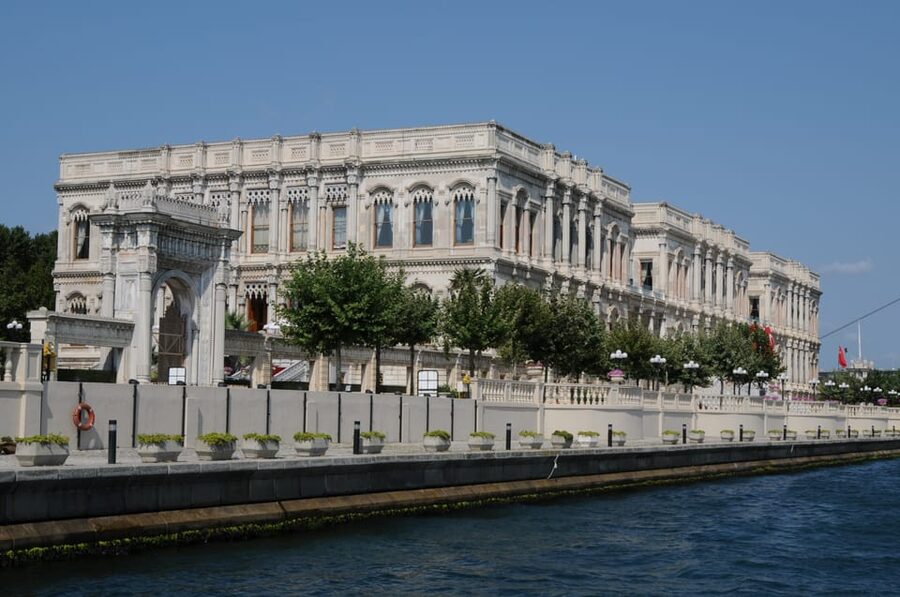 Istanbul: Bosphorus Cruise and Golden Horn Bus Tour - How the guiding works in practice