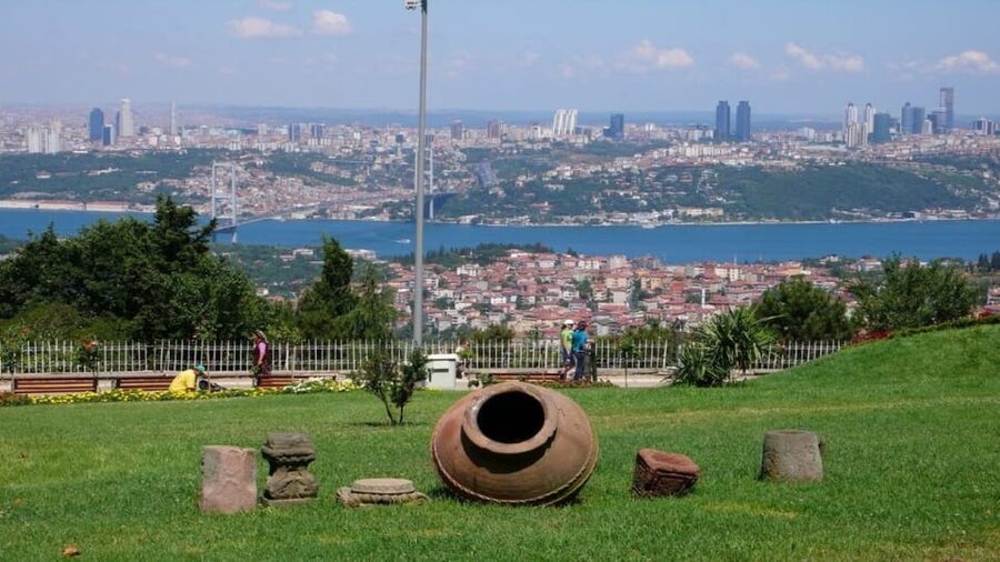Istanbul: City Hightlights Bus Tour and Bosphorus Cruise - Beylerbeyi Palace by the Bosphorus