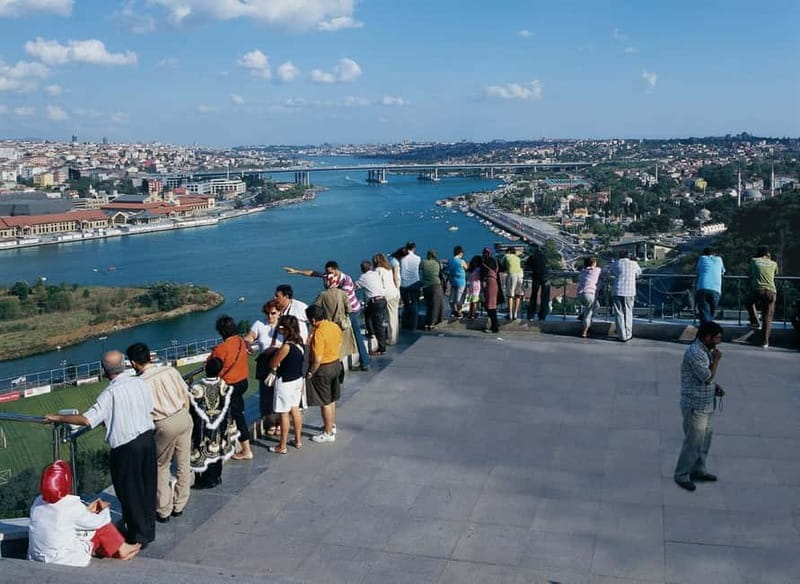 Istanbul: Guided Bosphorus Cruise & Golden Horn Bus Tour - Eyüp Sultan Mosque and Abu Ayyub al-Ansari