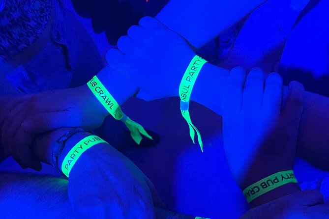 Istanbul Party Pub Crawl with Party Bus in Sultanahmet and Taksim - Five hours around Taksim Square