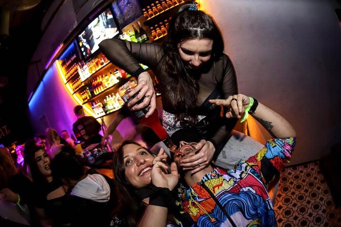 Istanbul Party Pub Crawl with Party Bus in Sultanahmet and Taksim - How the hosts shape the night