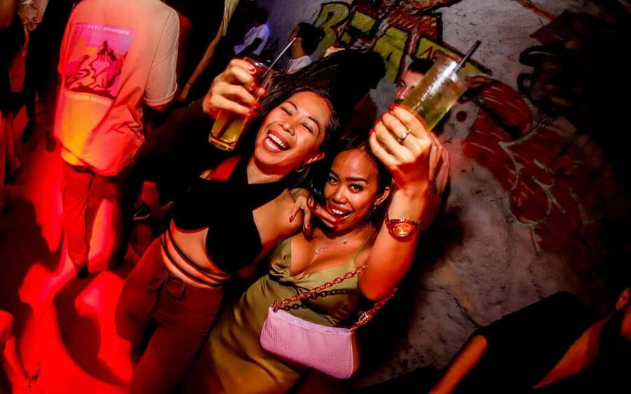 Istanbul: Rooftop Pub Crawl with Party Bus - Starting at Fred Bar in Taksim