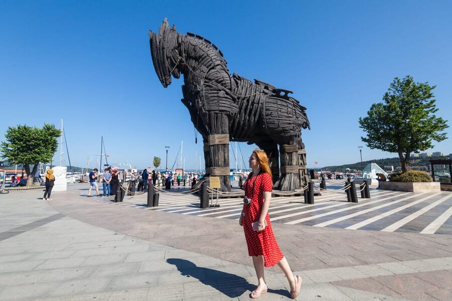 Istanbul: Troy Guided Bus Tour with Ferry Tickets & Lunch - Why Troy is worth the long ride from Istanbul