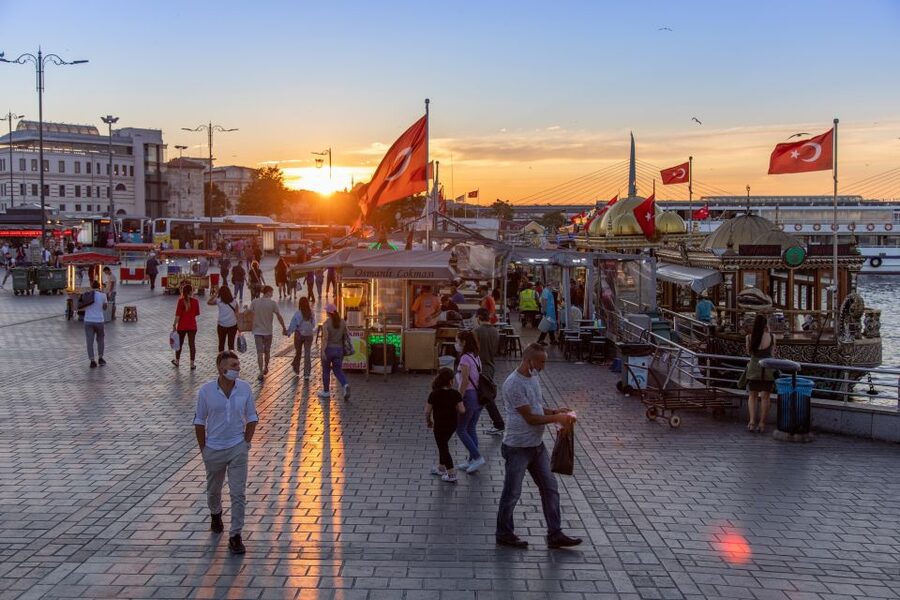 Istanbul: Two Continents Evening Bus Tour with Commentary - Beylerbeyi Palace and the Asian side