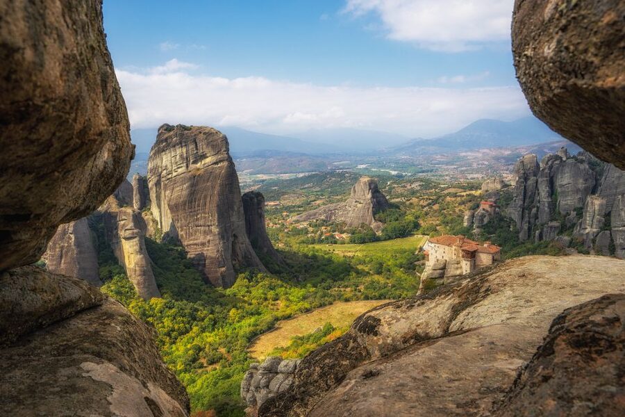 Kalabaka: Meteora Monasteries Minibus Tour with Photo Stops - Why the minibus is the right way to see Meteora