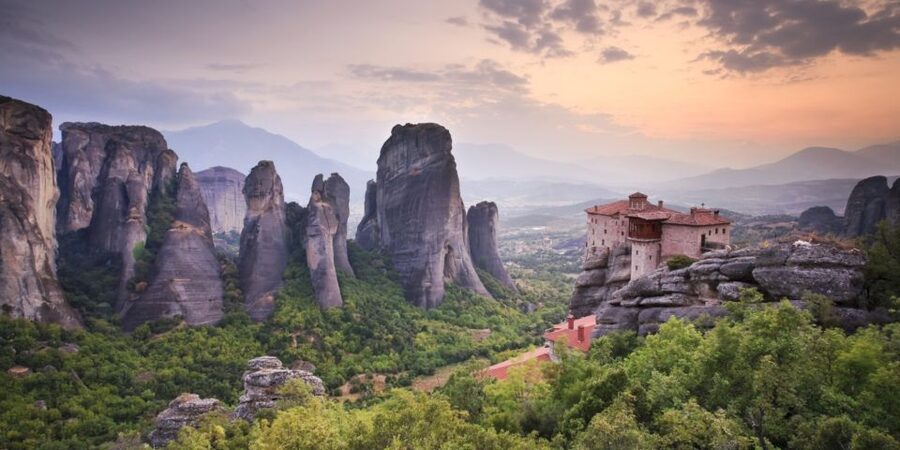 Kalabaka: Meteora Monasteries Minibus Tour with Photo Stops - Starting at Kalabaka Train Station