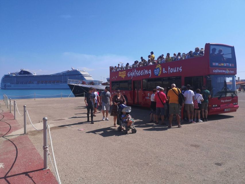 Katakolo: Pyrgos and Katakolo Hop-on Hop-off Bus Tour - Pyrgos town center and the Eparcheion