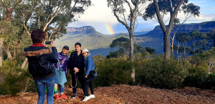 Katoomba: Blue Mountains Full-Day Hop-On Hop-Off Bus Tour - Leura Village, Gordon Falls, and the Pool of Siloam