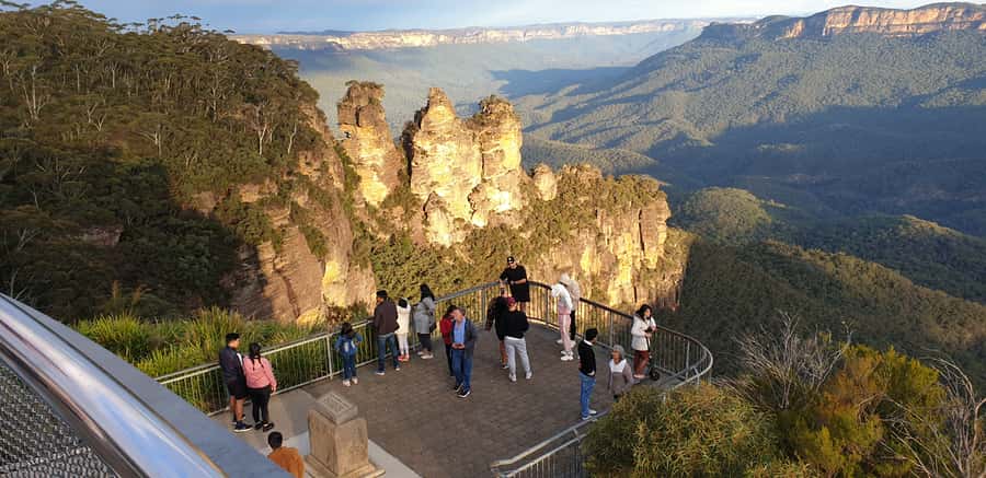Katoomba: Blue Mountains Full-Day Hop-On Hop-Off Bus Tour - The guidebook and the live commentary
