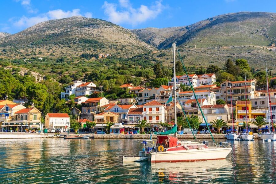 Kefalonia: Island Sightseeing Bus Tour with Hotel Transfer - Drogarati Cave and its steep stone staircase