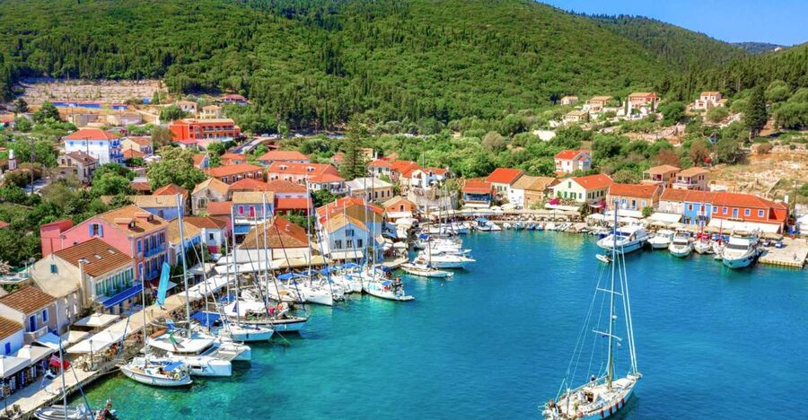 Kefalonia: Island Sightseeing Bus Tour with Hotel Transfer - The guide and coach make or break the day