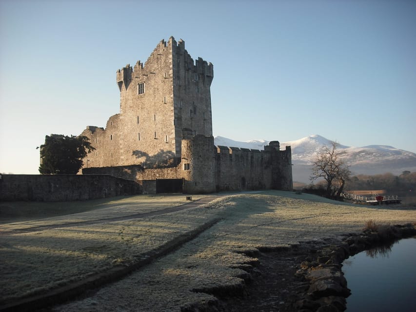 Killarney: Hop-On Hop-Off Bus to Killarney National Park - Muckross Abbey and the feel of an old monastery