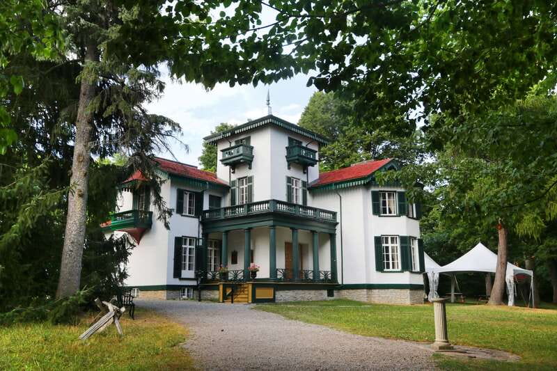 Kingston: Hop-On Hop-Off Trolley Tour - The Penitentiary Museum and Kingston’s prison story