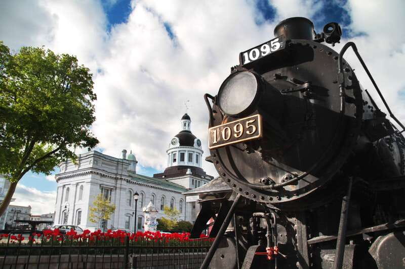 Kingston: Hop-On Hop-Off Trolley Tour - Queen’s University and the downtown district