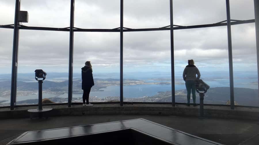 Kunanyi & Mt Wellington Explorer Bus: One-Way Bus Pass - Weather, clothing, and food planning
