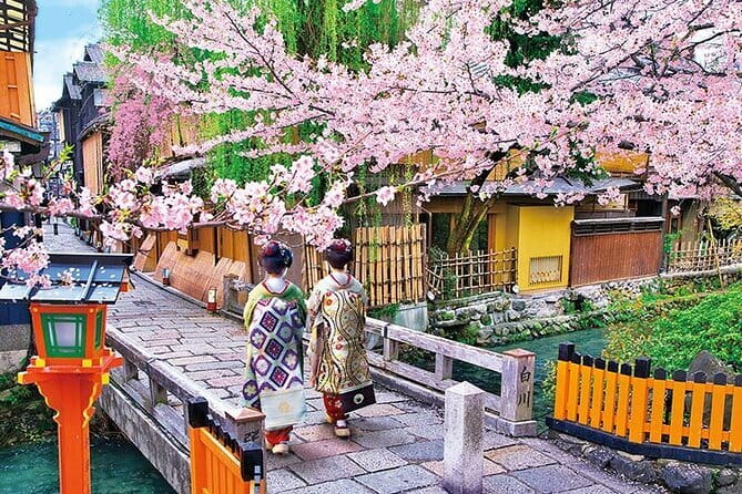 Kyoto: Nijo, Kinkaku-ji, Arashiyama, Kiyomizu & Fushimi Inari - Kiyomizu-dera and Kyoto views
