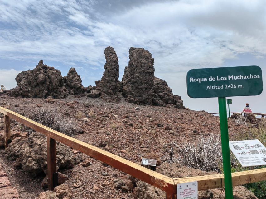 La Palma: Island Highlights Guided Bus Tour - Roque de Los Muchachos, the high point of the day