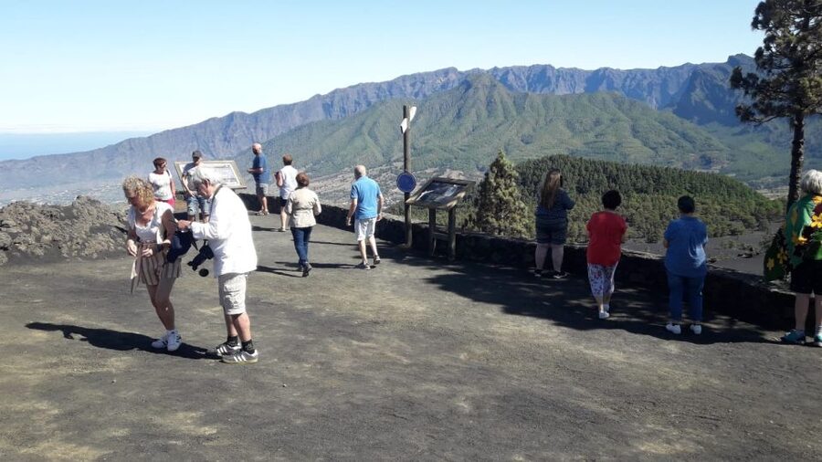 La Palma: San Antonio and Teneguia Volcanos Tour by 4x4 Bus - Tajogaite and the new ground at Las Manchas
