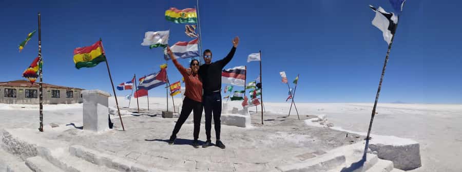 La Paz: Uyuni tour ending in Atacama Chile by bus. - Day three: flamingos, red water, and the Siloli Desert