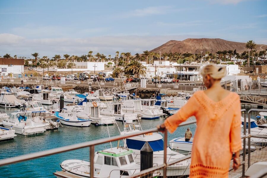 Lanzarote: Fuerteventura Return Ferry Ticket with Bus - Booking, documents, and weather tips